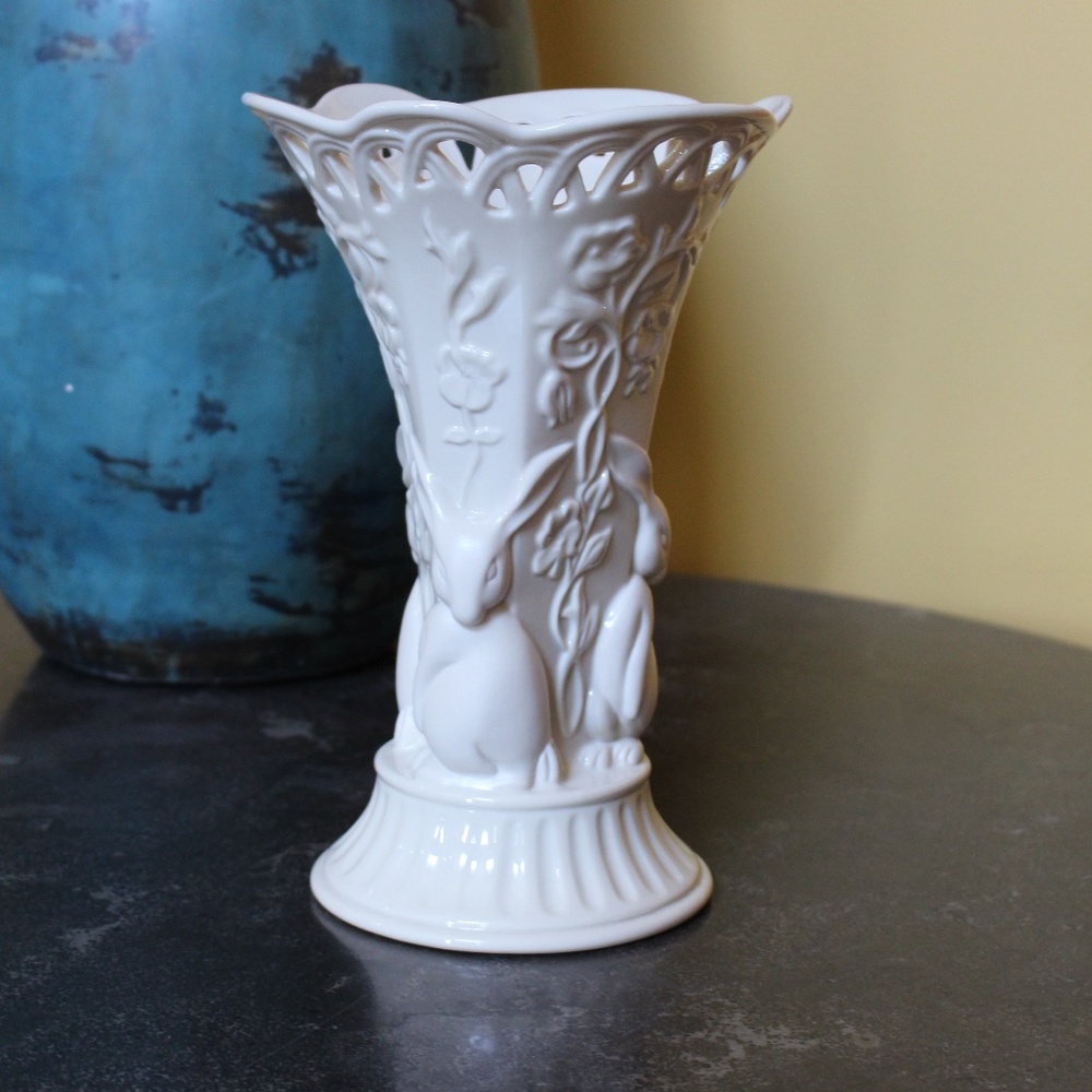 Lenox, Chelsea Crossing Large Spring  Rabbit Bunny Vase - Picture 2 of 13